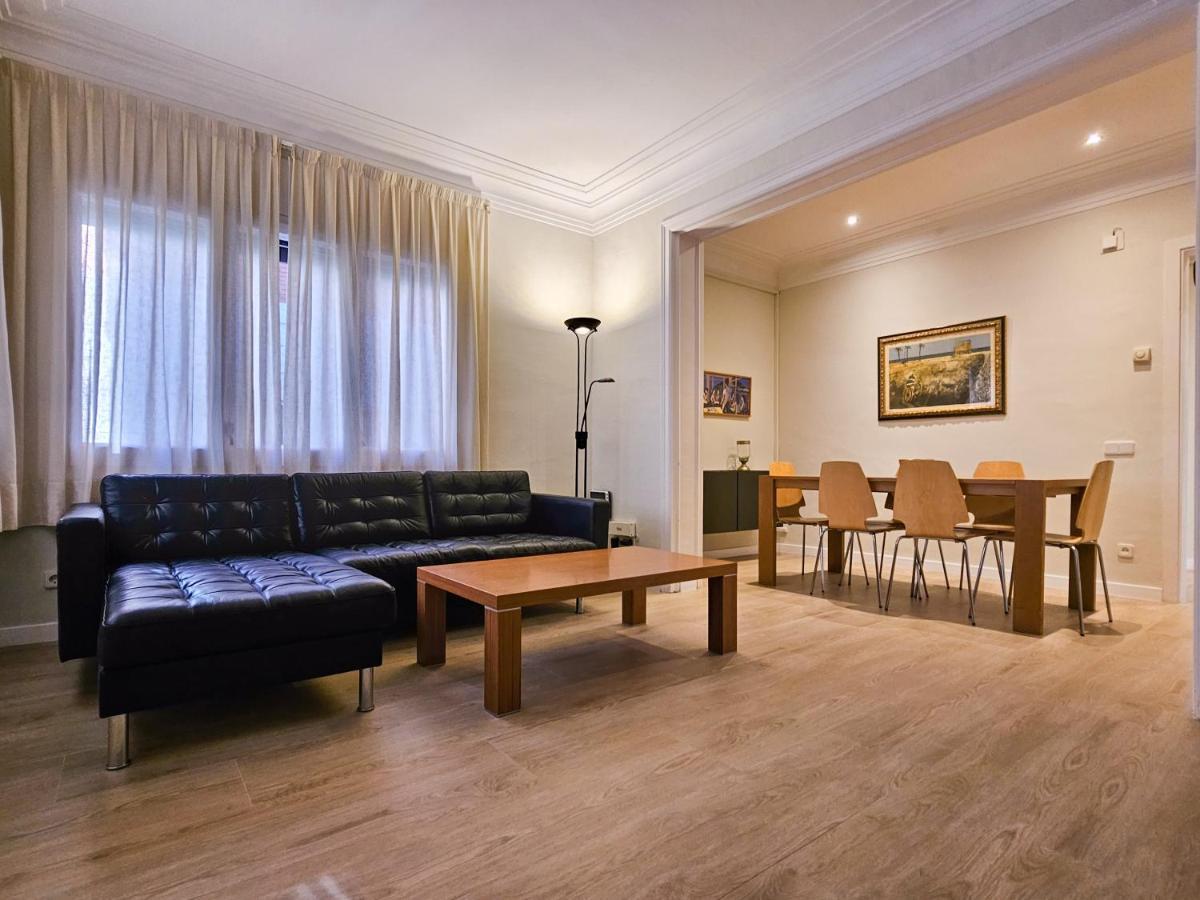Classbedroom Park Gueell Apartment Barcellona Esterno foto