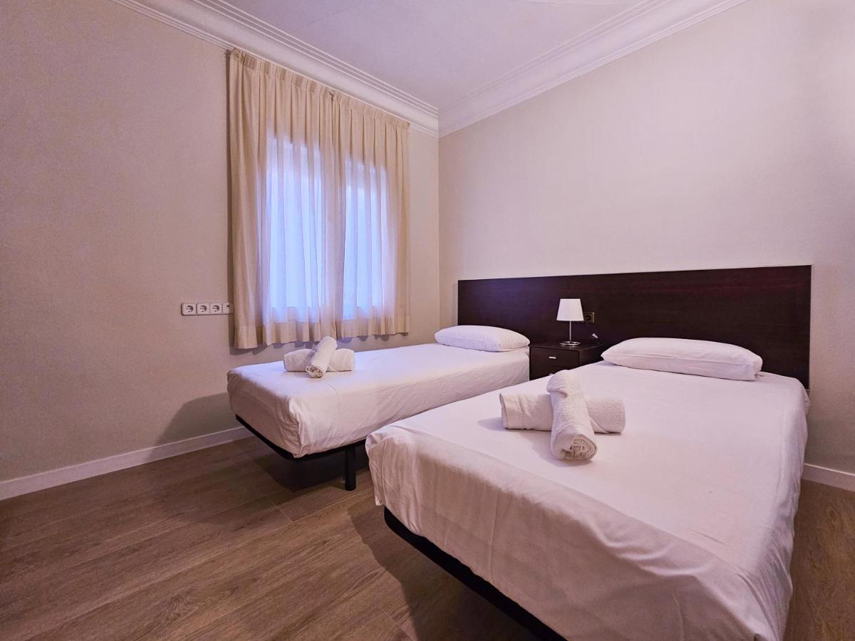 Classbedroom Park Gueell Apartment Barcellona Esterno foto