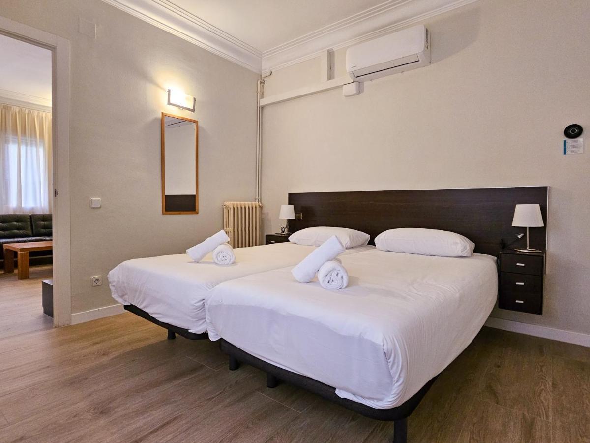 Classbedroom Park Gueell Apartment Barcellona Esterno foto